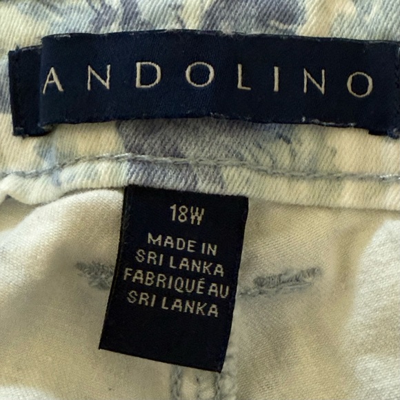 Bandolino Jean Riley Bermuda Shorts Women’s Size 18 Blue Floral Watercolor Belt - Picture 8 of 11